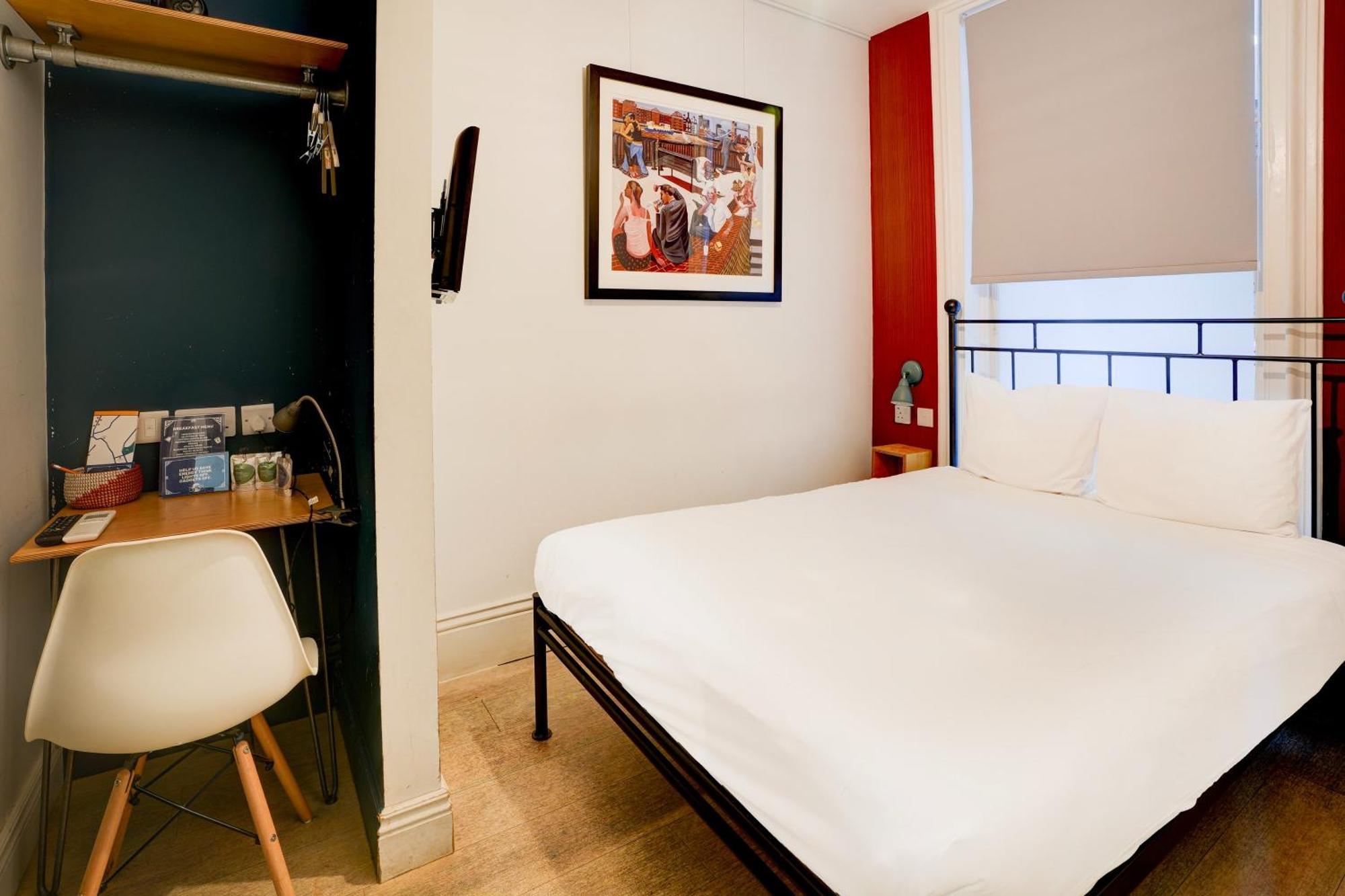 Hotel Dancenter Southwark Near Bridge 3*