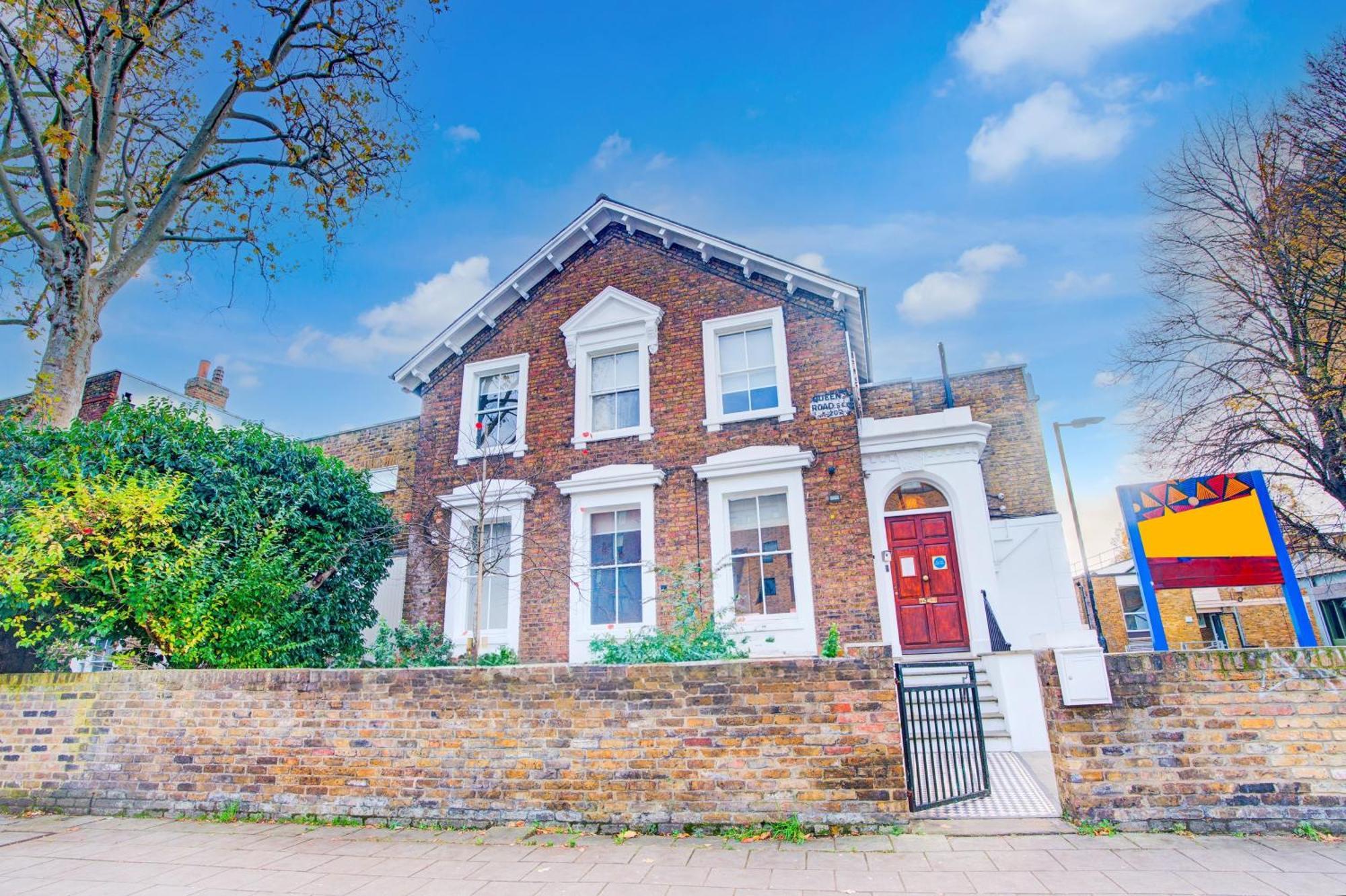 Dancenter Southwark Near Bridge Hotel 3*